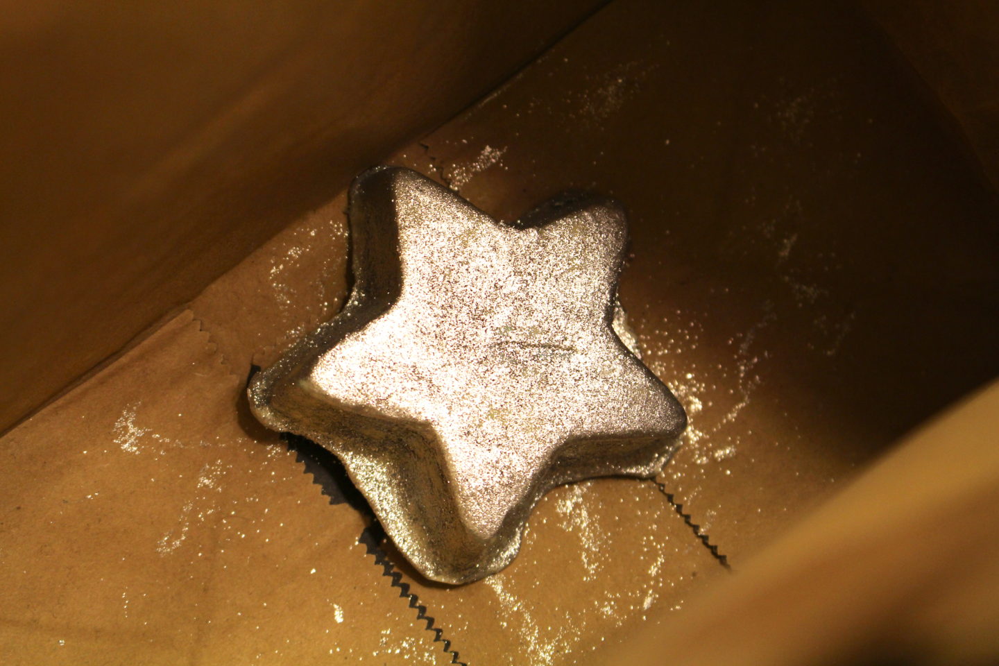 Product Review: Shining Star Bath Bomb by Lush