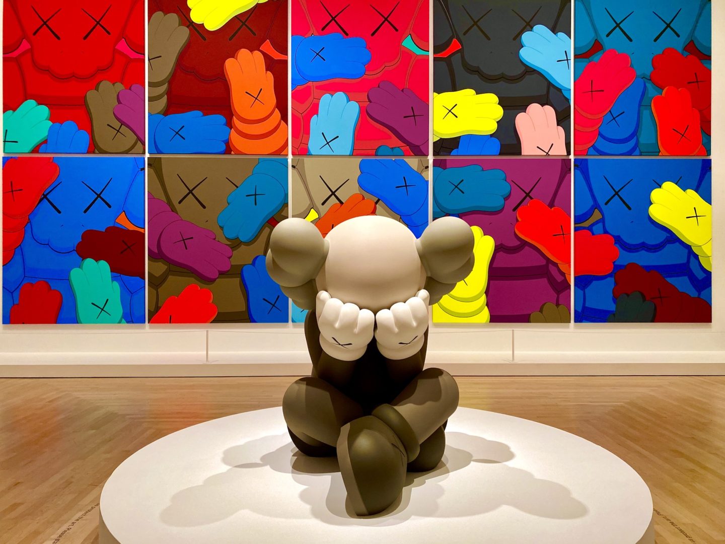 KAWS Brooklyn Museum WHAT PARTY Keyring OrangeKAWS Brooklyn Museum WHAT  PARTY Keyring Orange - OFour